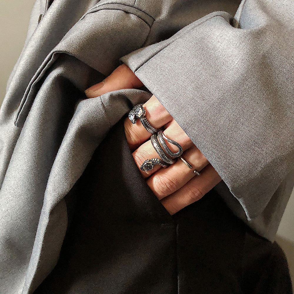 Dark Wind Snake Pattern Ring
