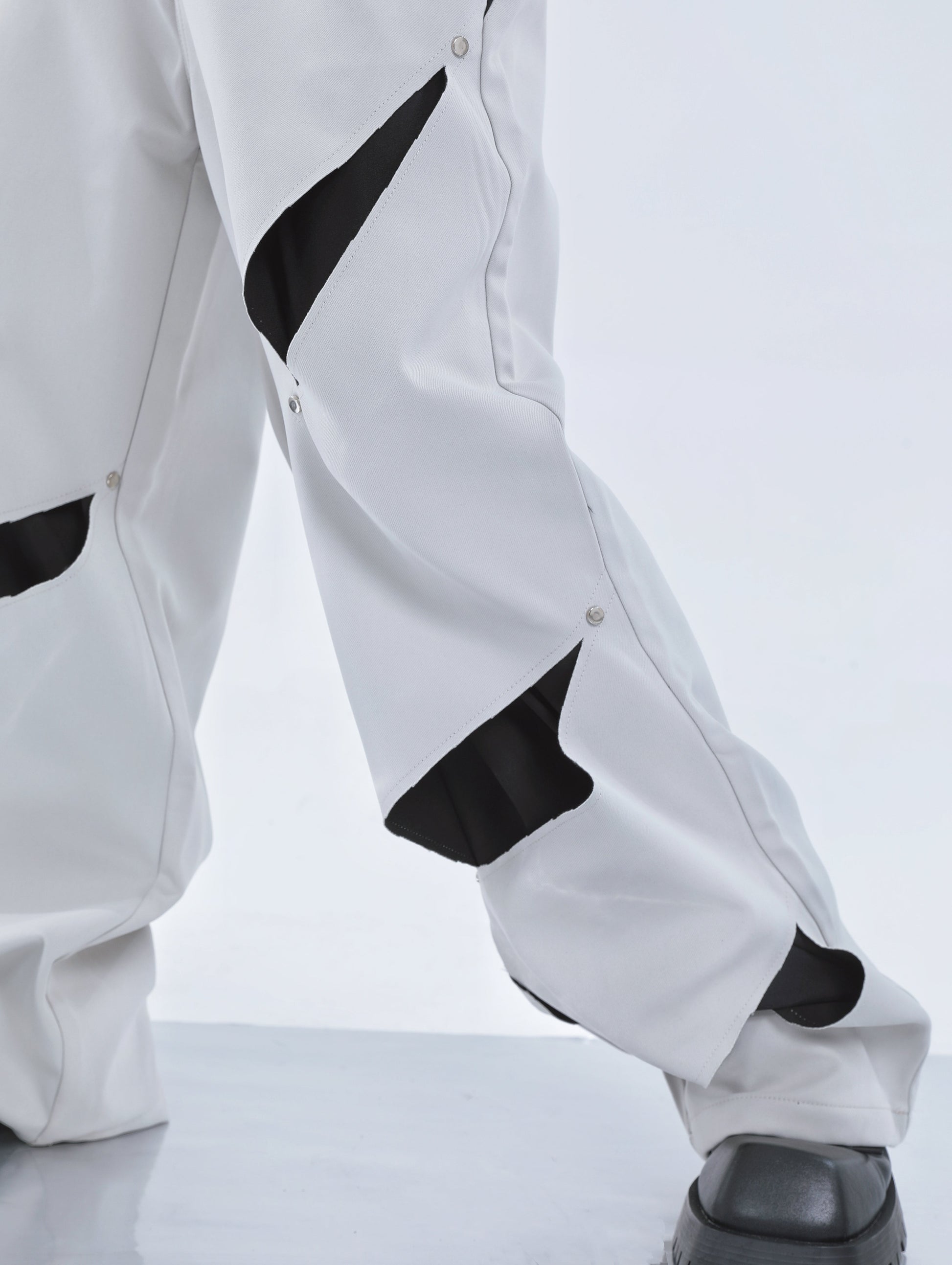 【23s September.】Cut-out Contrast Straight-leg Trousers -S ArtsKoreanMan