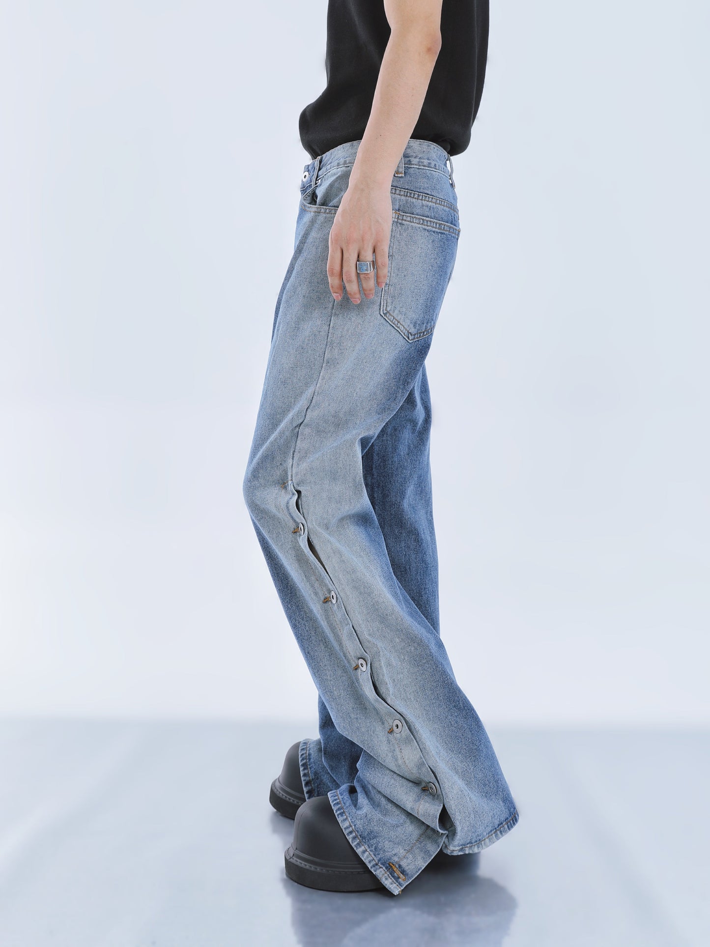 【23s September.】Niche Buttoned Gradient Jeans -M ArtsKoreanMan