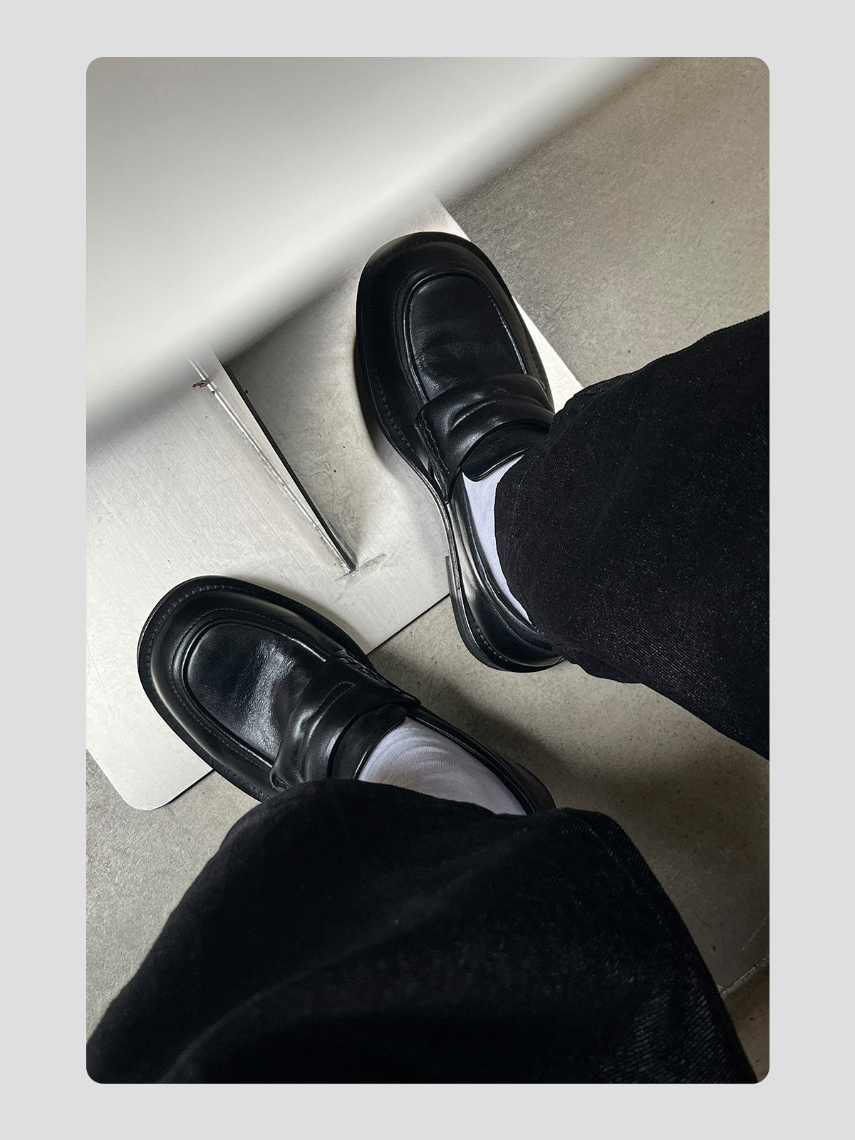 Elegant Minimalist Leather Loafers