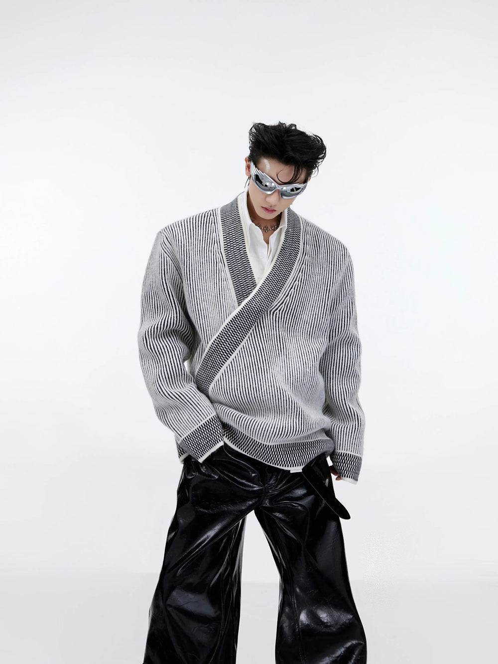 【23s September.】V-Neck Diagonal Stripe Knit Sweater ArtsKoreanMan