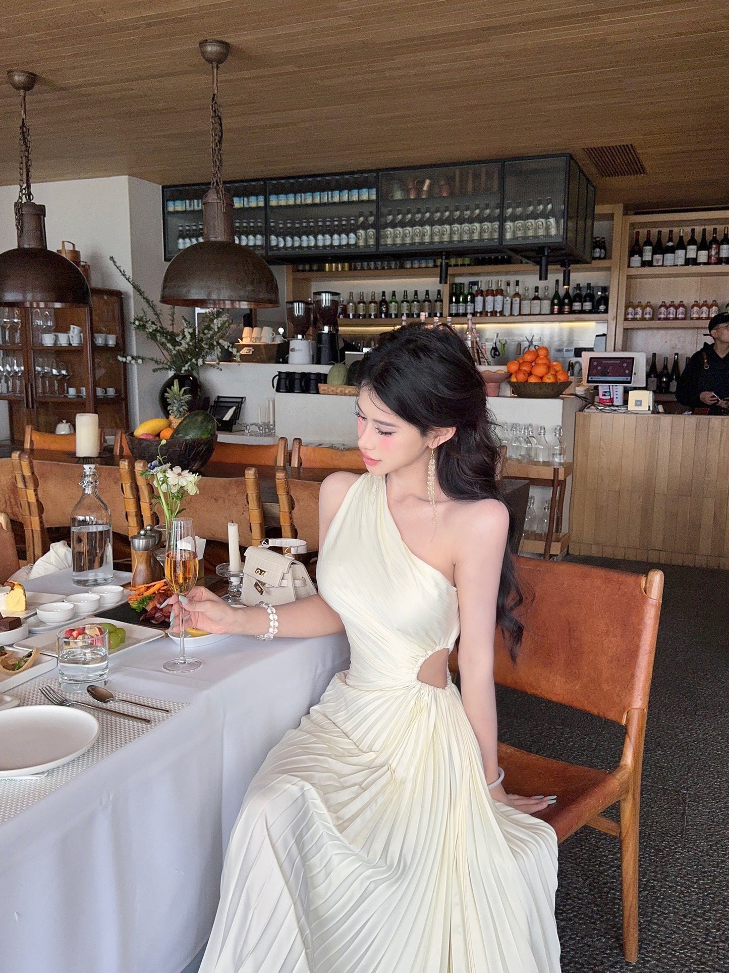 【25s Apr.】Off-shoulder waisted satin maxi skirt