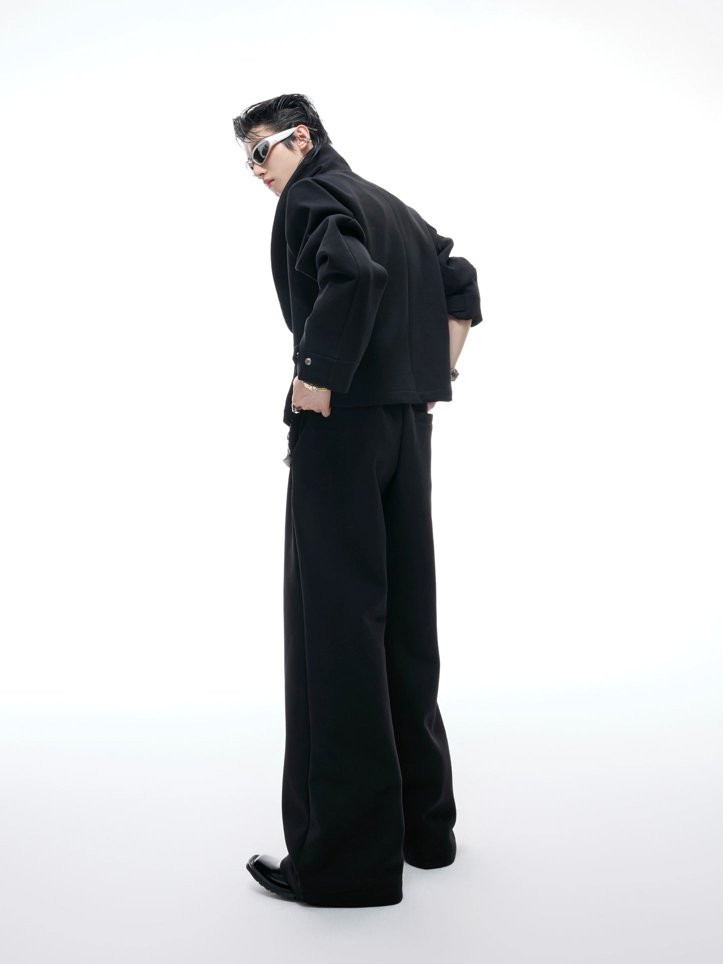 【25s Aug.】Black and White V-Neck Contrast Jacket with Drawstring Flowing Pants Set