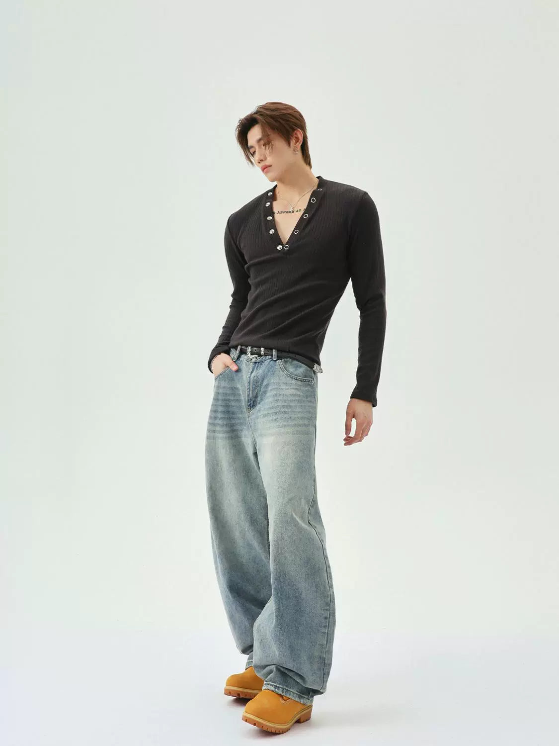 【25s Jun.】Button V-Neck Slim Fit Shirt