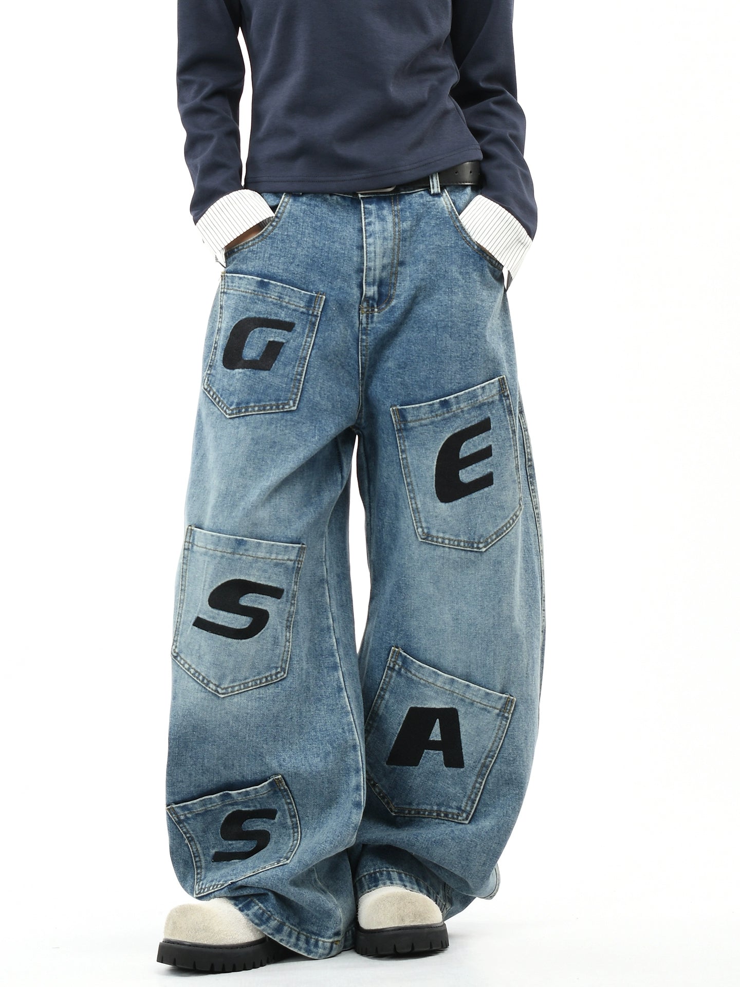 【25s Aug.】Letter Embroidered Washed Curved-Cut Jeans