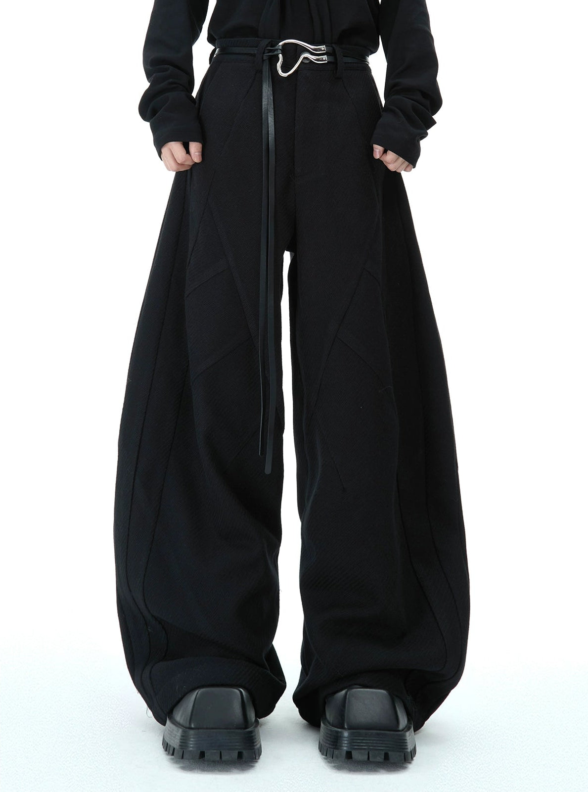 Deconstructed 3D-print Trousers