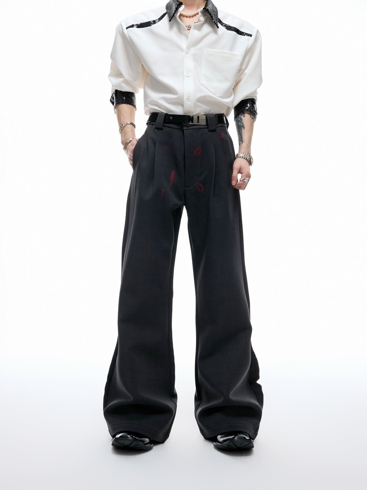 【25s Aug.】Pleated Red Lip Print Flared Trousers