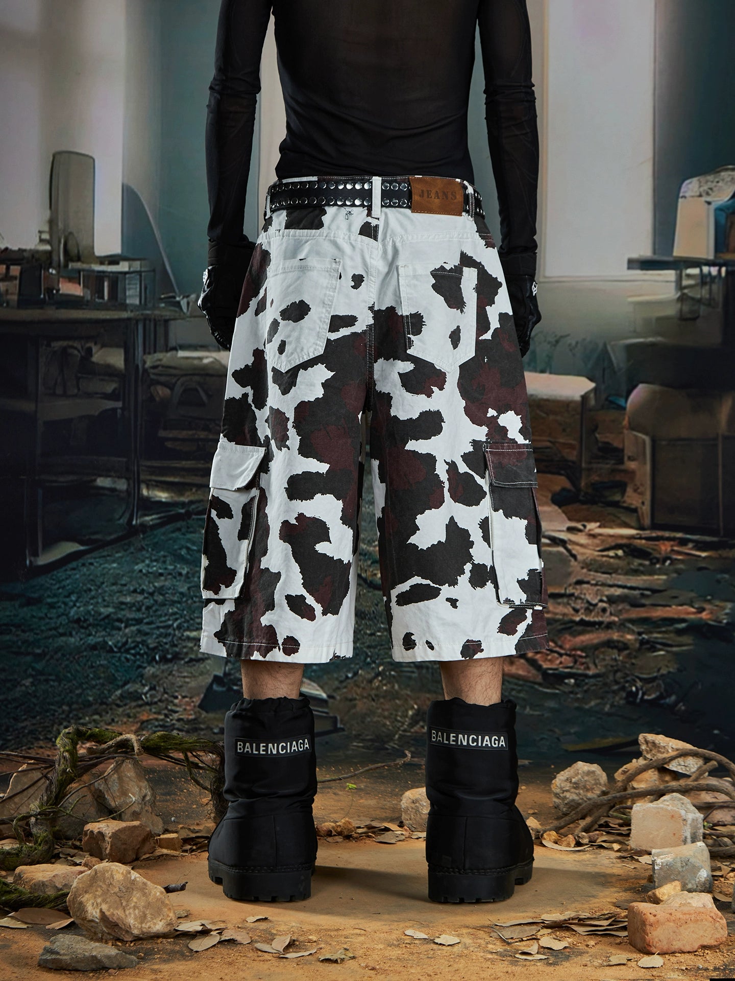 【25s Aug.】Deconstructed Patchwork Cargo Cow-Print Cropped Pants