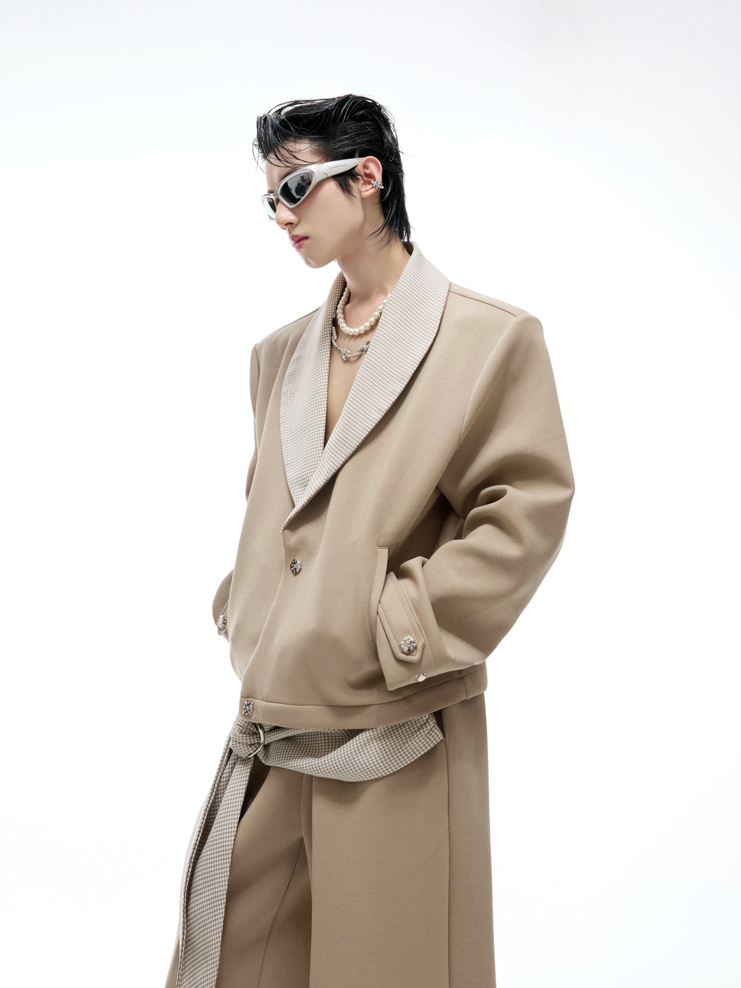 【25s Aug.】Black and White V-Neck Contrast Jacket with Drawstring Flowing Pants Set