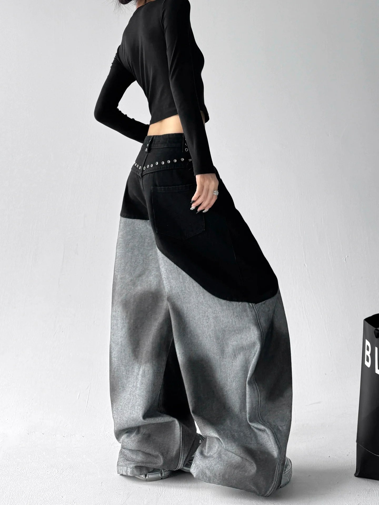 【25s Aug.】Patchwork Spray-Paint Contrast Wide-Leg Scimitar Jeans