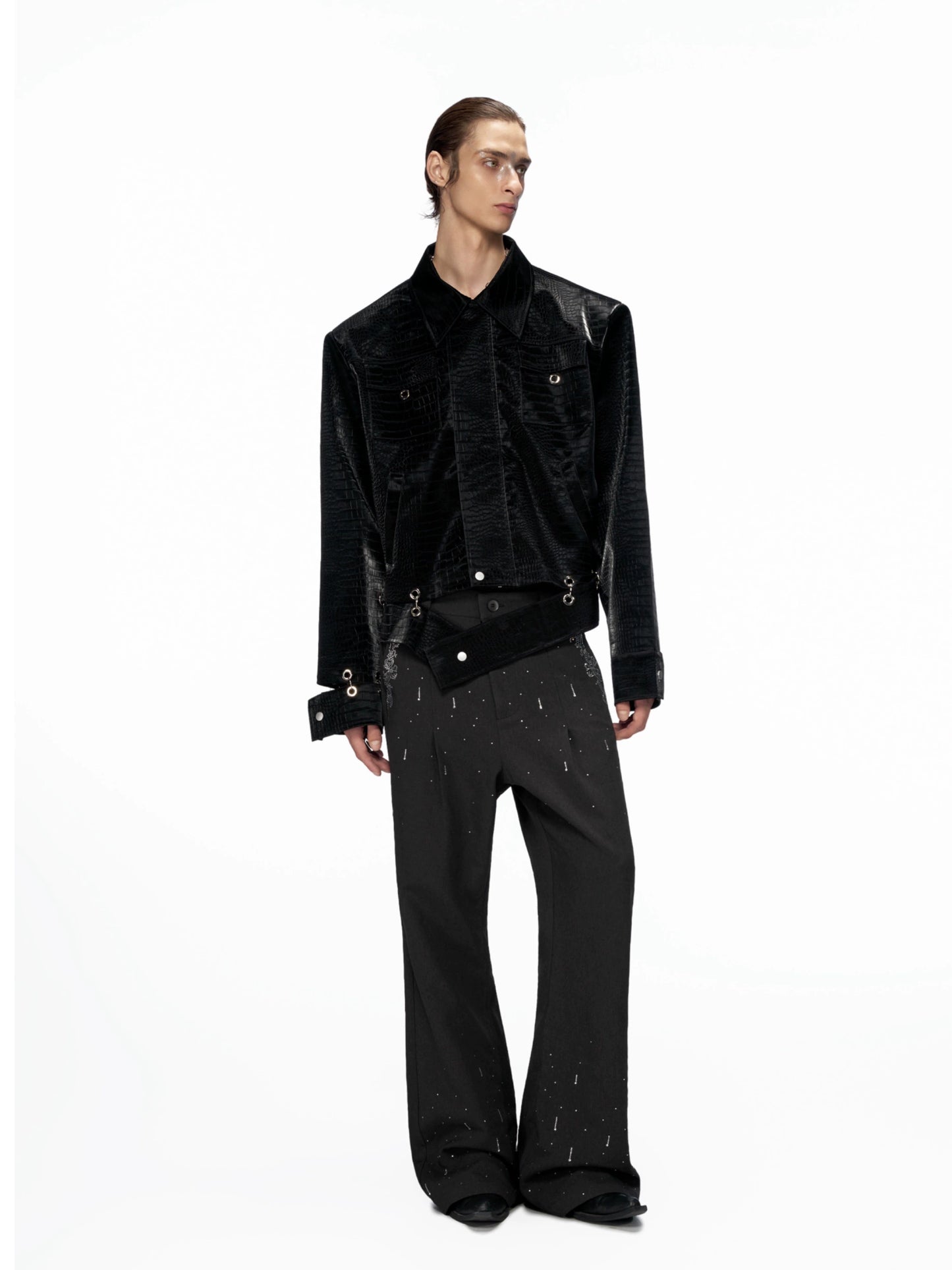 【25s Aug.】Metal-Panel Cropped Croc Leather Jacket