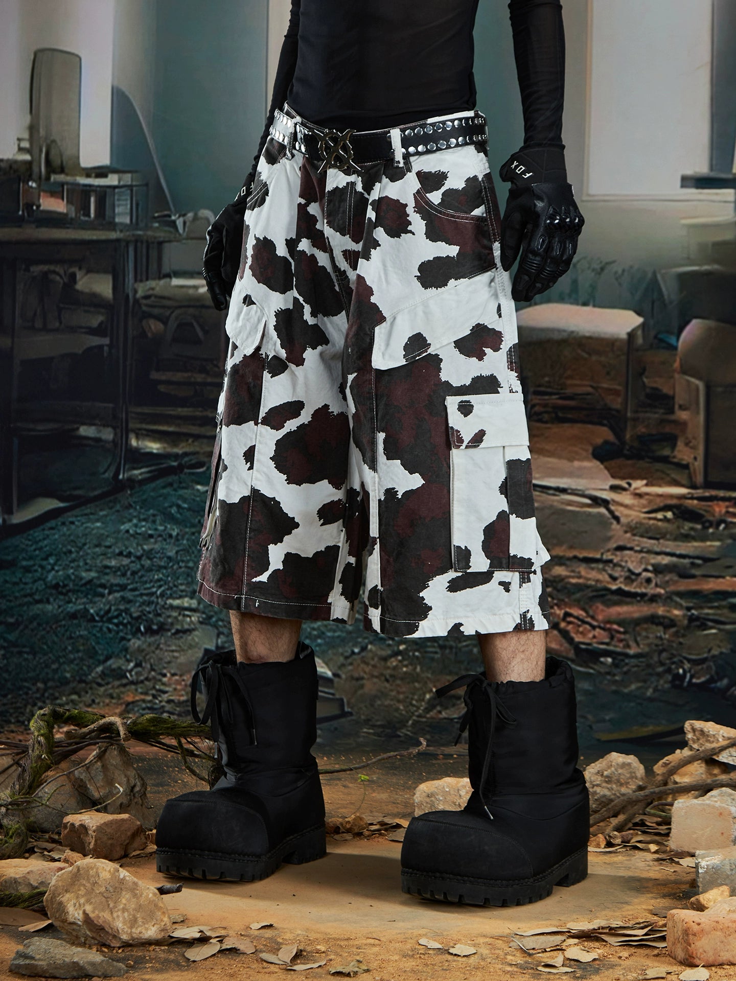 【25s Aug.】Deconstructed Patchwork Cargo Cow-Print Cropped Pants
