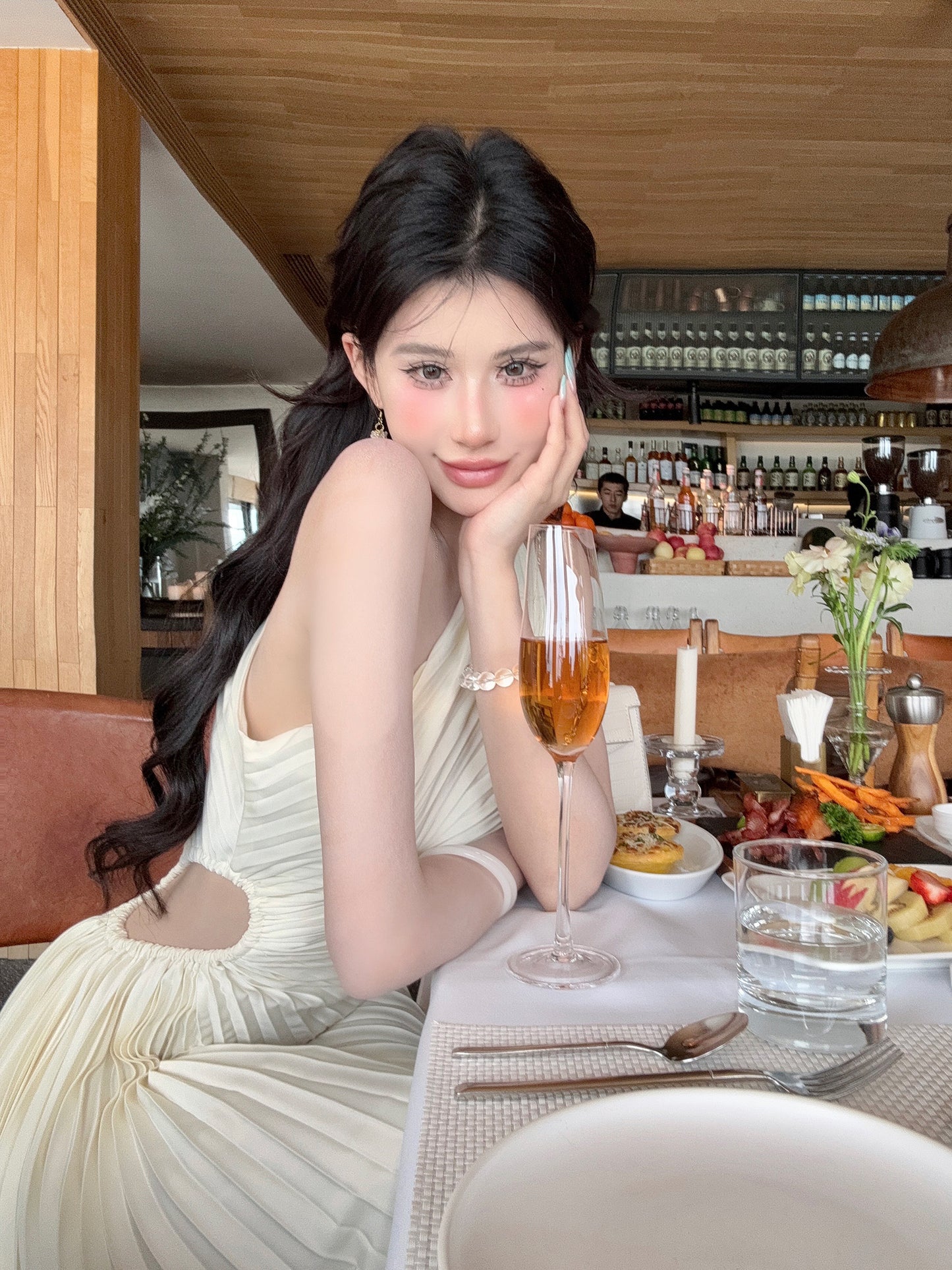 【25s Apr.】Off-shoulder waisted satin maxi skirt
