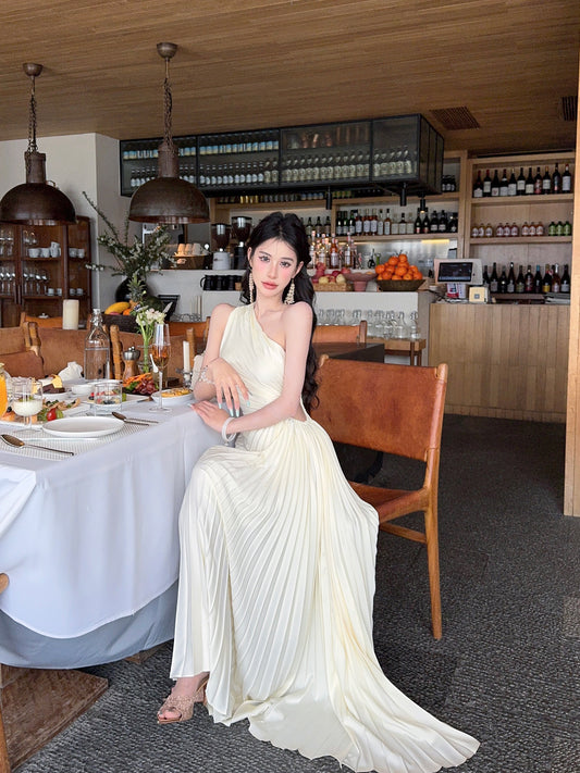 【25s Apr.】Off-shoulder waisted satin maxi skirt