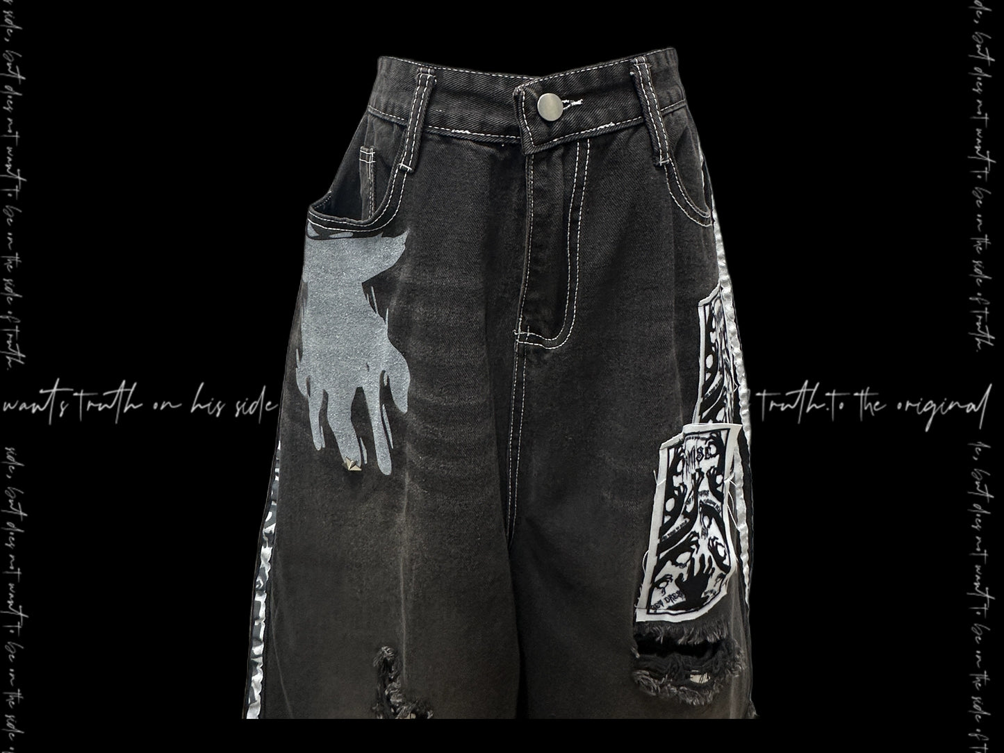 【25s Aug.】Black Striped Distressed Denim Shorts with Patch Details