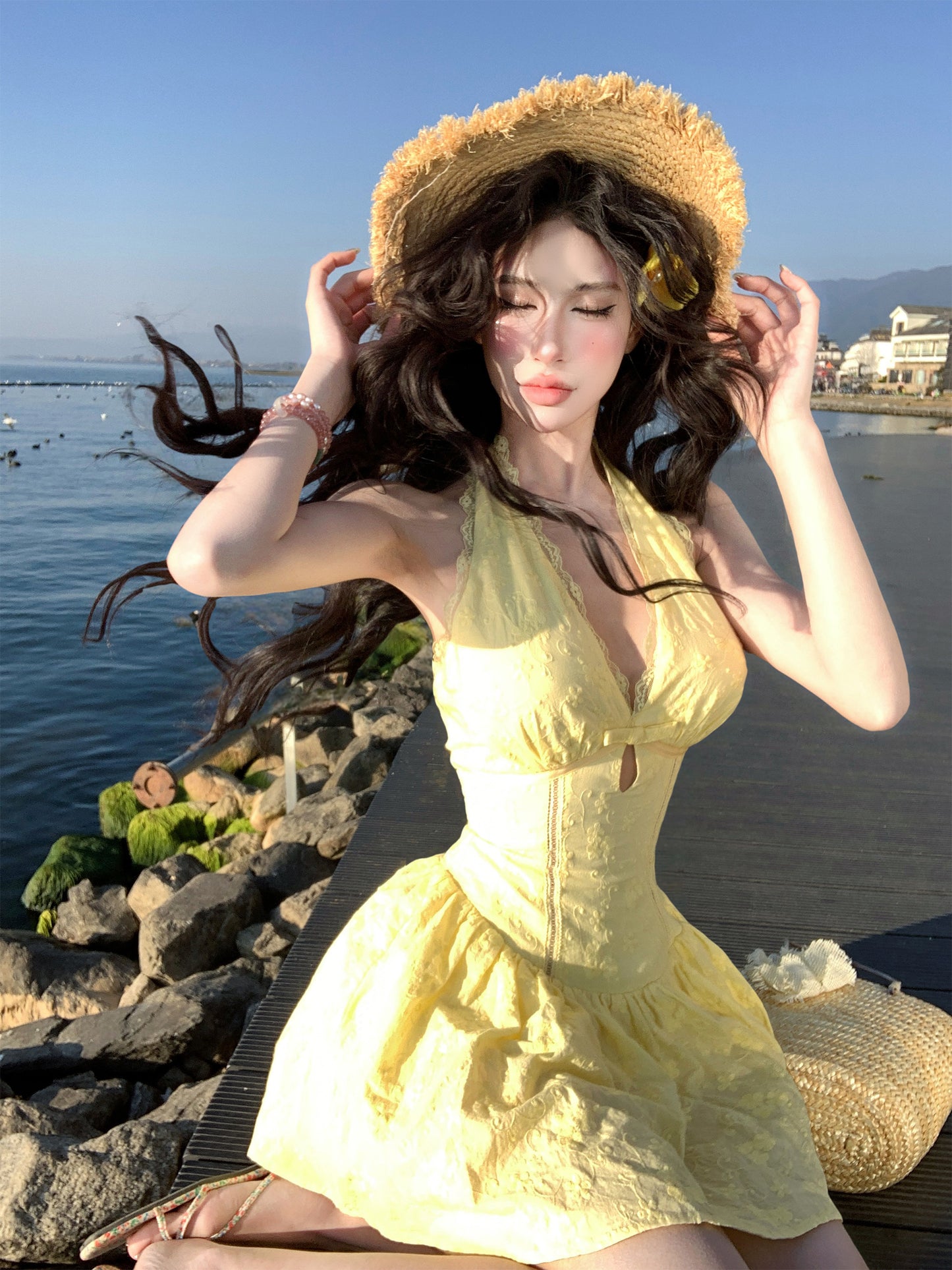 【25s Apr.】French Halter V-Neck Hollow-Out Waist Dress