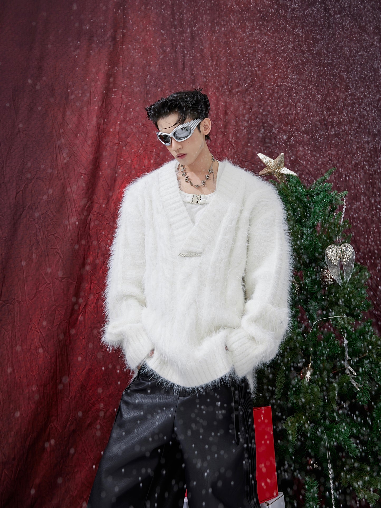 【23s December.】Christmas Imitation Mink V-neck Sweater ArtsKoreanMan