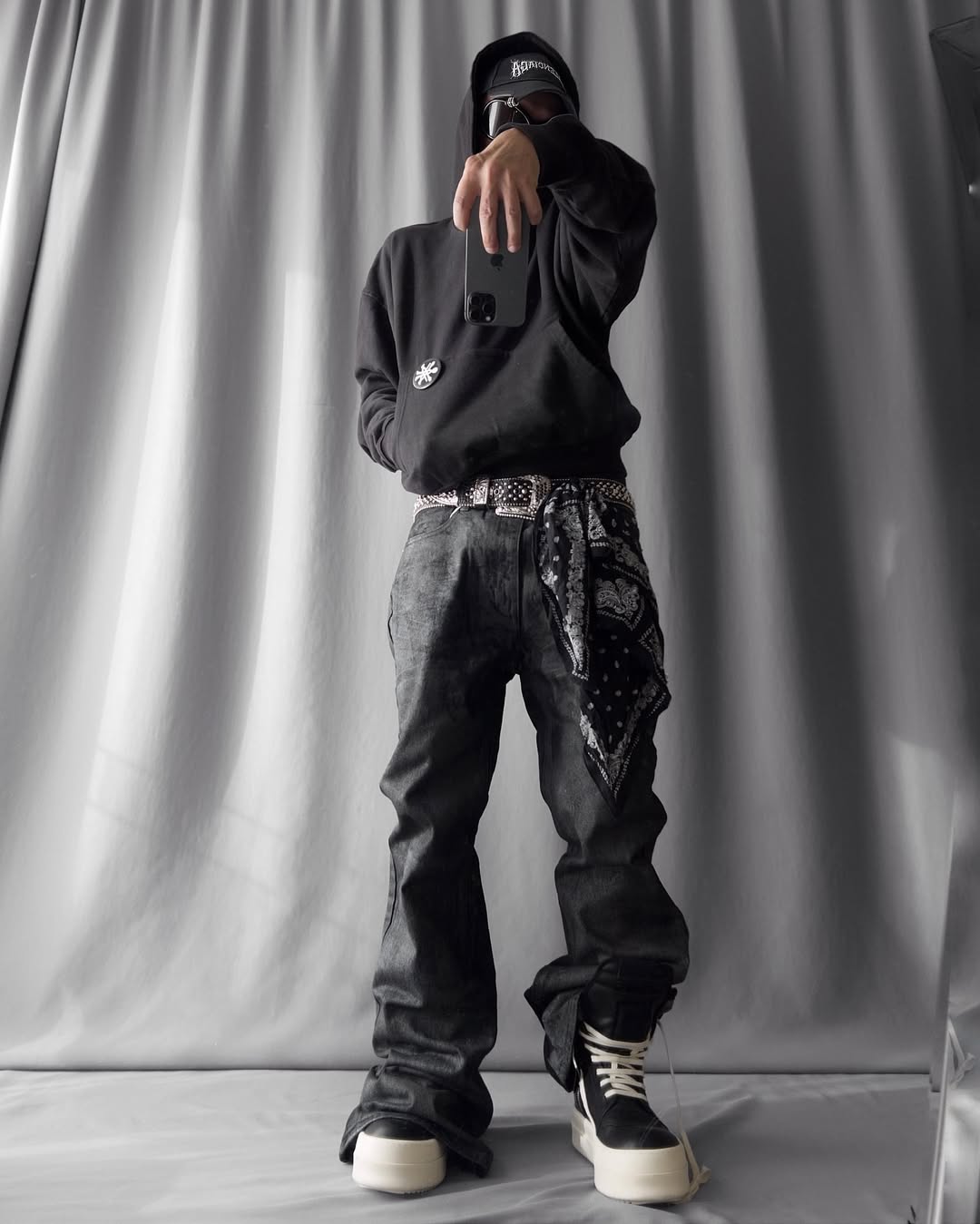 【24s May.】Hand-brushed Wax-coated Slim-fit Stacked Jeans