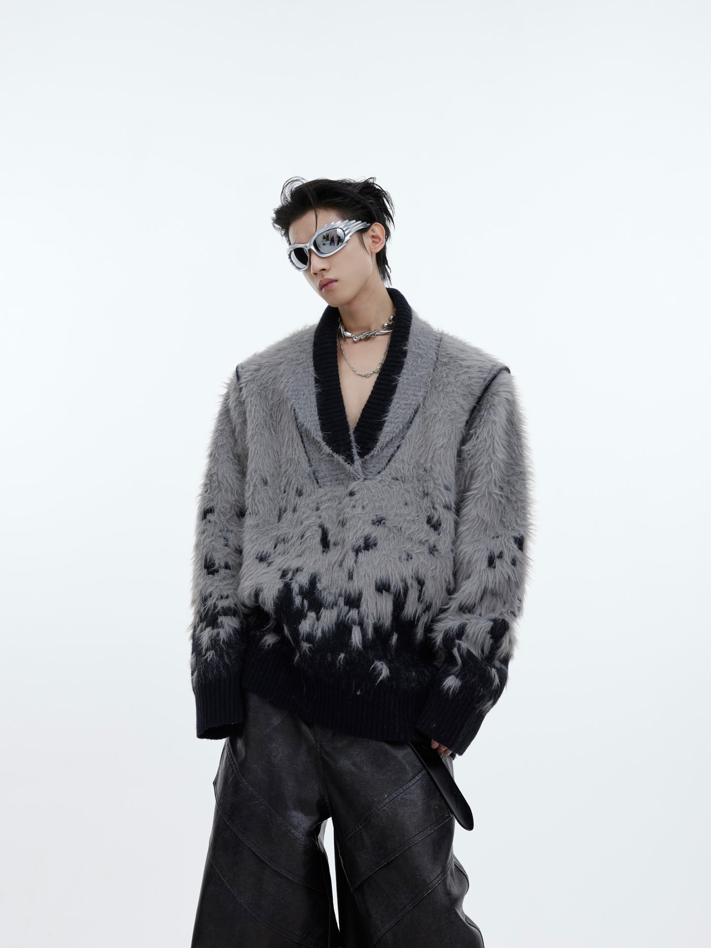 【24s Nov.】Christmas V-neck Knitted Sweater ArtsKoreanMan