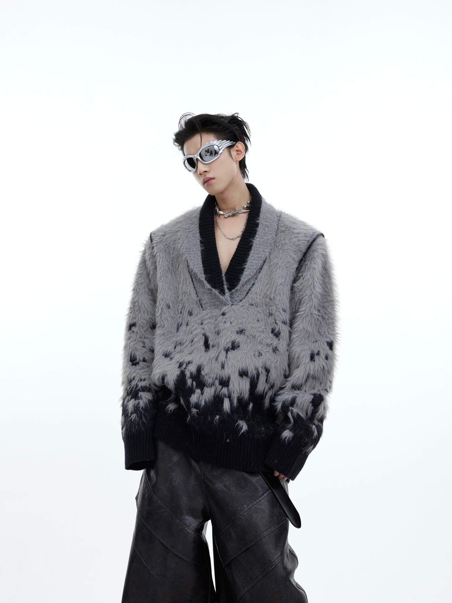 【24s Nov.】Christmas V-neck Knitted Sweater ArtsKoreanMan