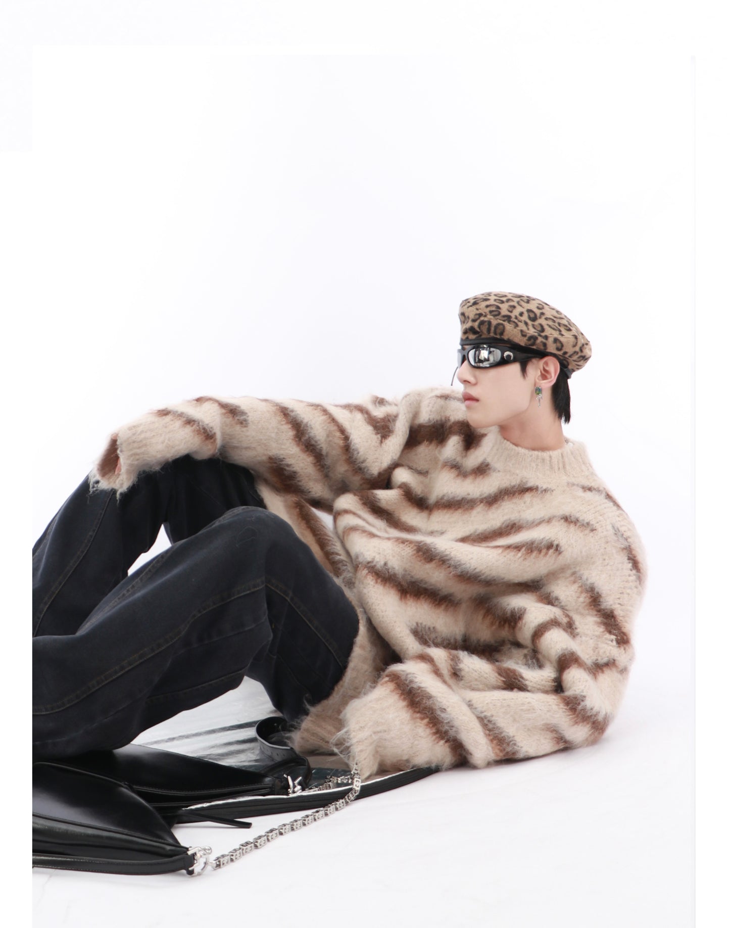 Irregular Contrast Color Crew Neck Sweater ArtsKoreanMan