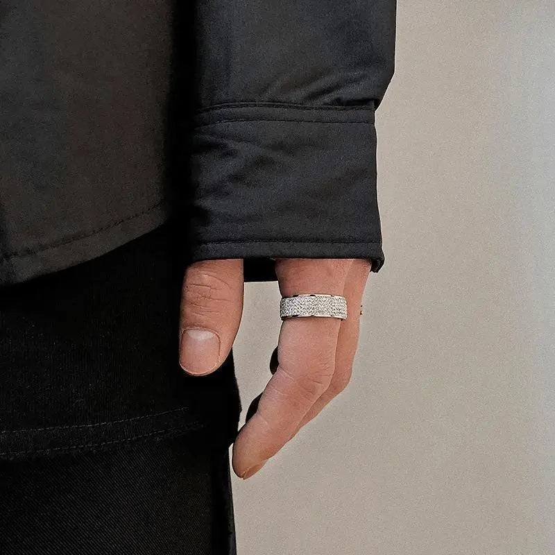 Diamond-Studded Ring ArtsKoreanMan