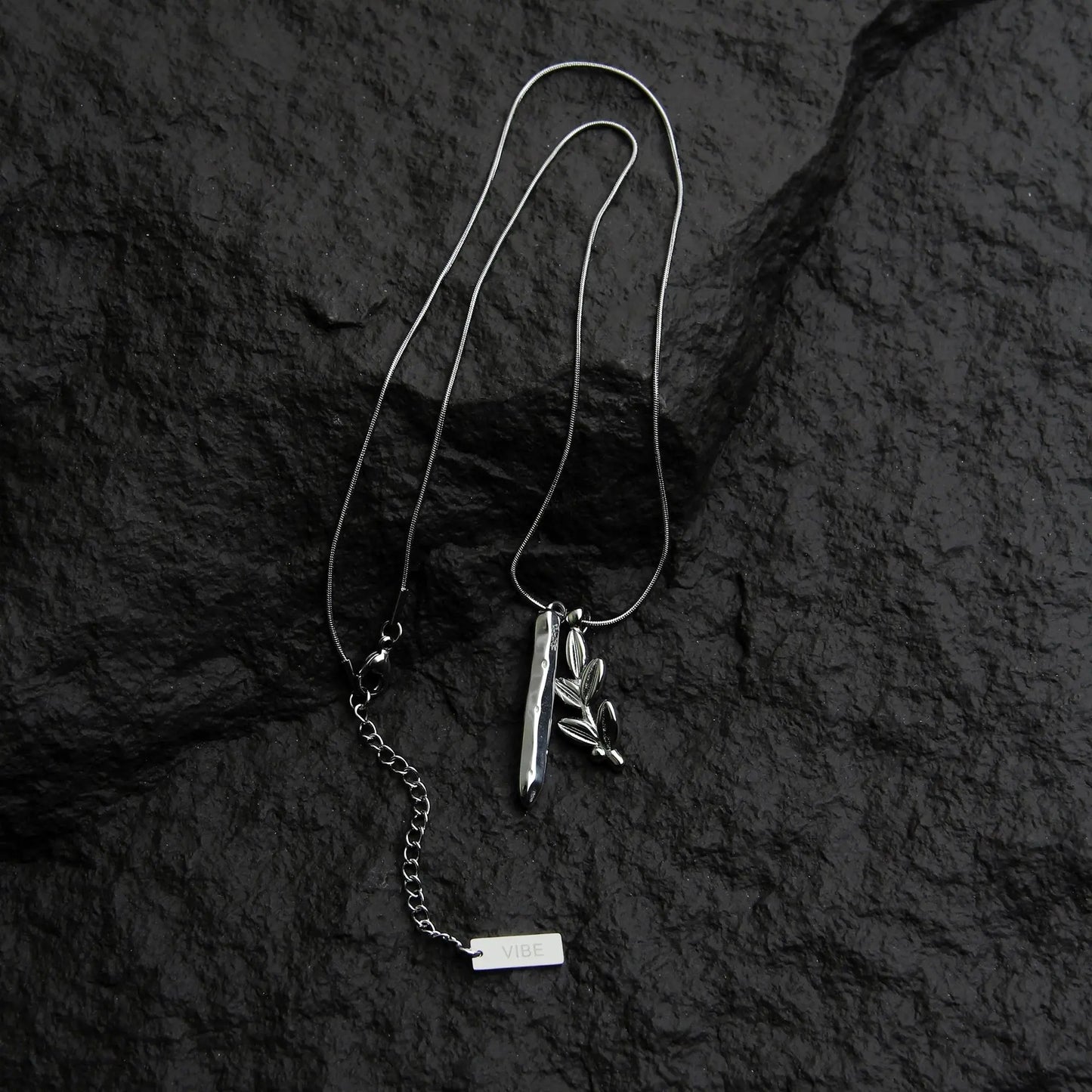 Leaf Pendant Necklace ArtsKoreanMan
