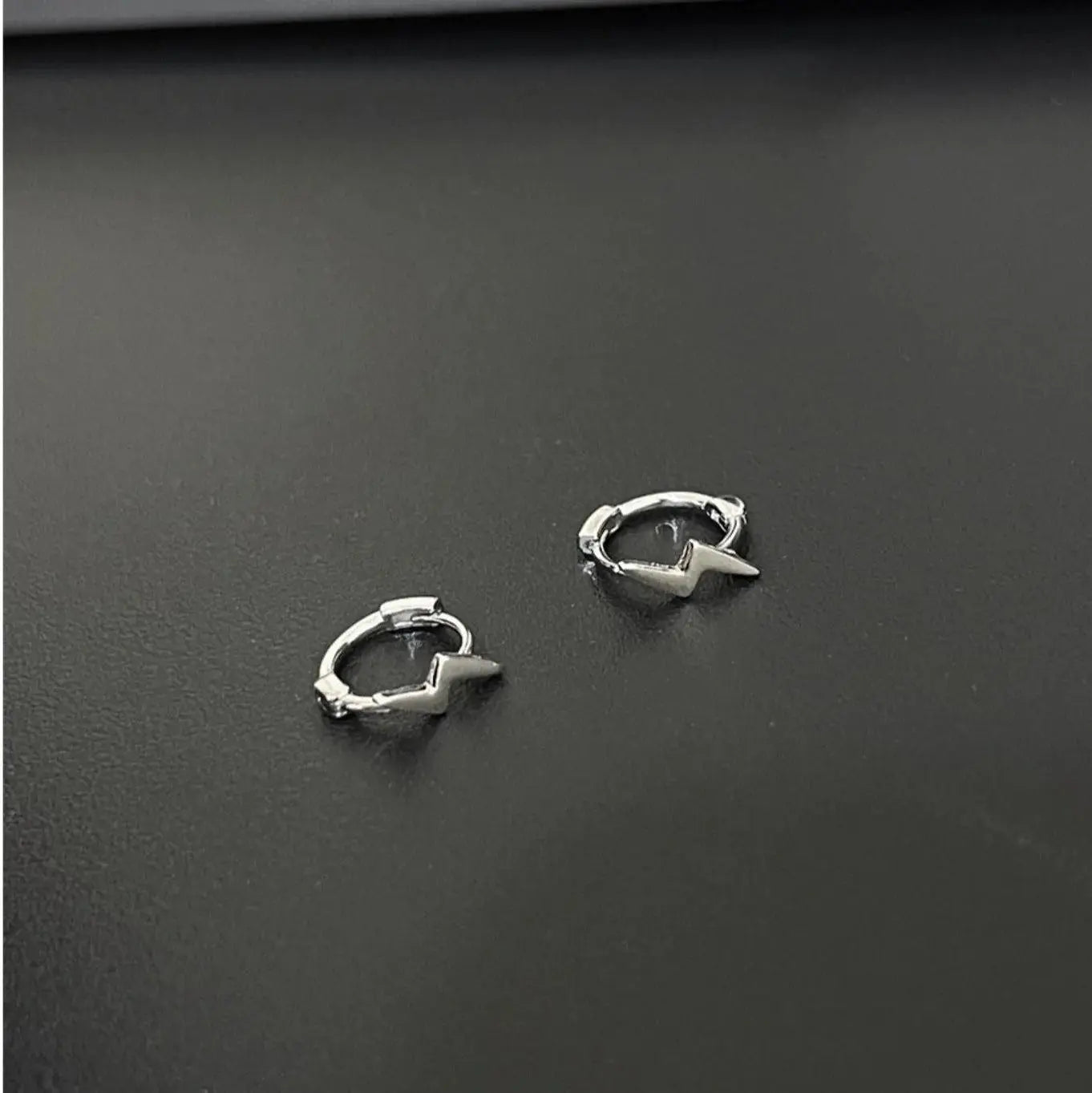 Lightning Design Earrings ArtsKoreanMan