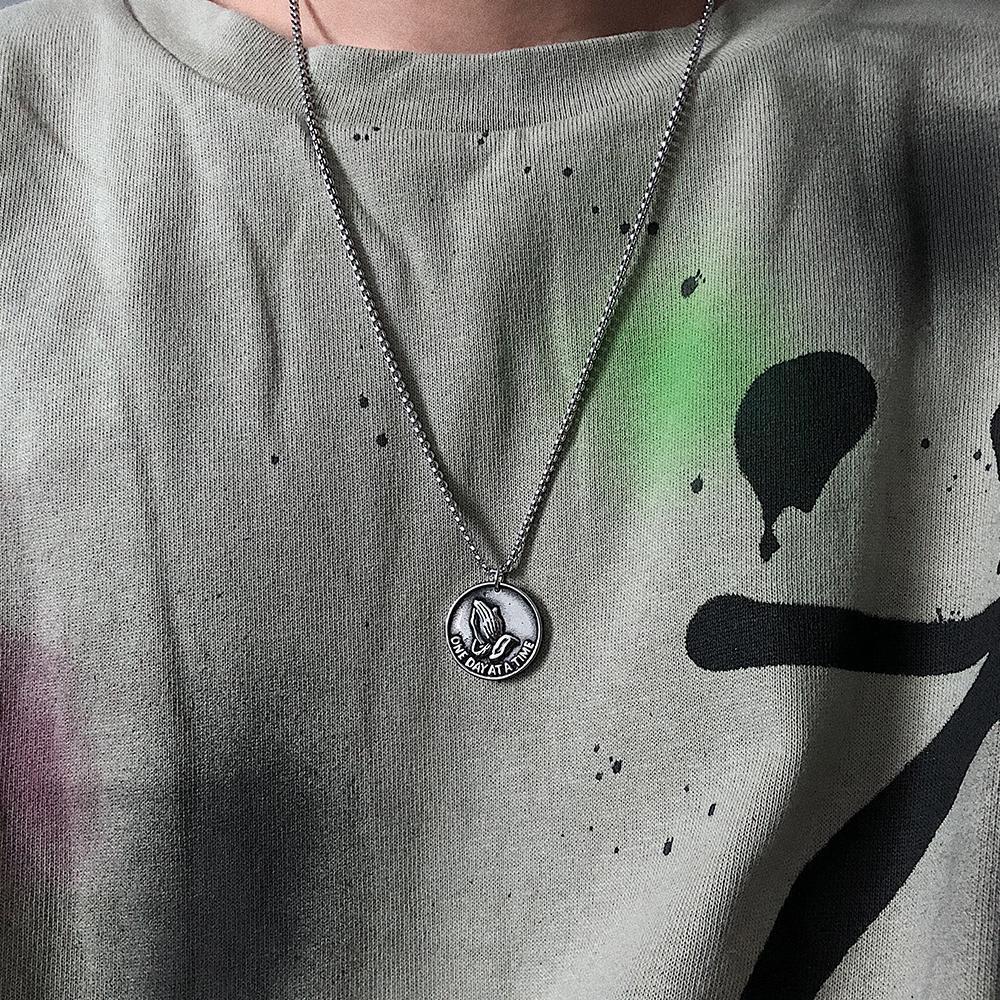 Round Pendant Necklace ArtsKoreanMan