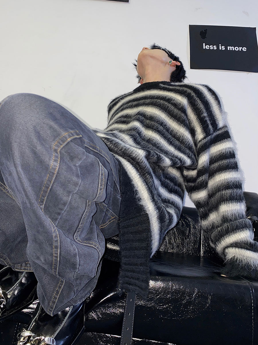 Black and White Striped Crew Neck Sweater ArtsKoreanMan