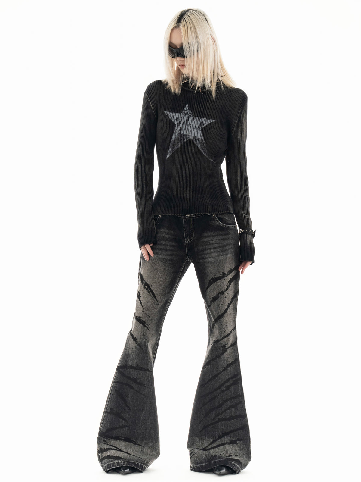 【23s December.】Washed Distressed Star Print Sweater ArtsKoreanMan