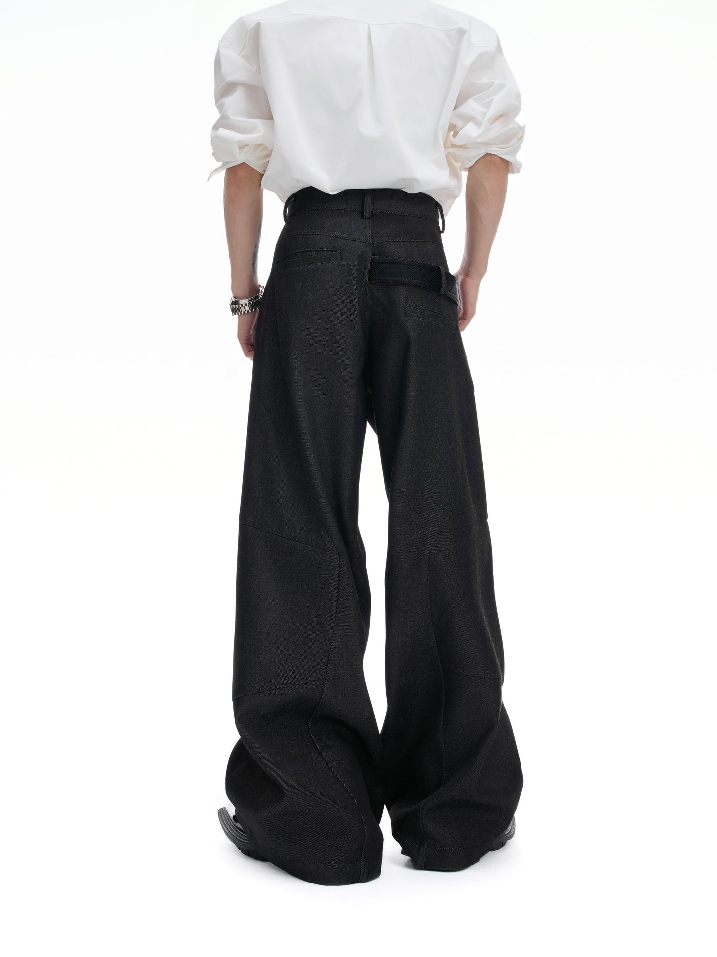 【25s Aug.】Structured Croc-Patch Wide-Leg Trousers