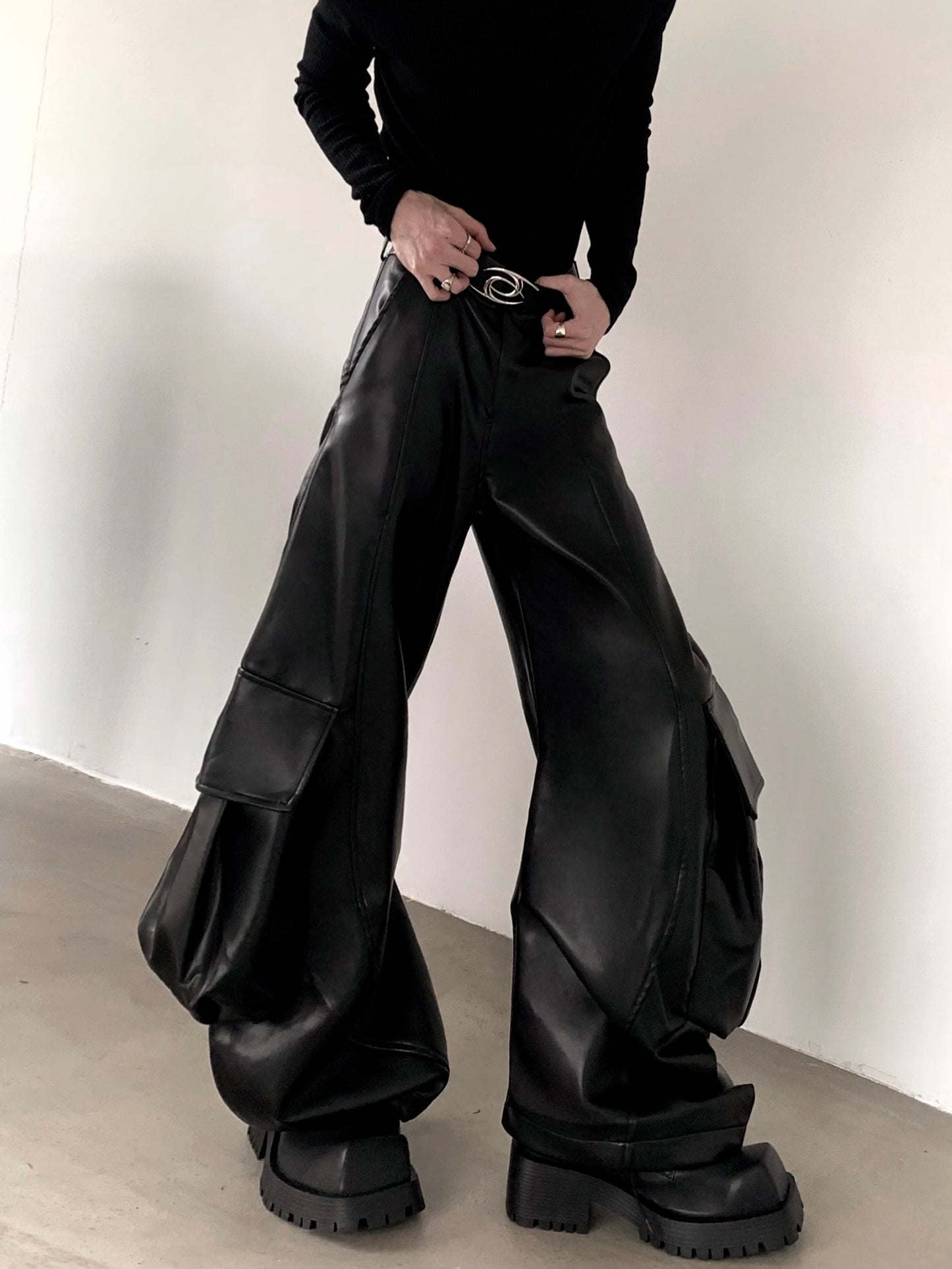 【25s Feb.】3D Silhouette Punk Large Pocket Leather Pants