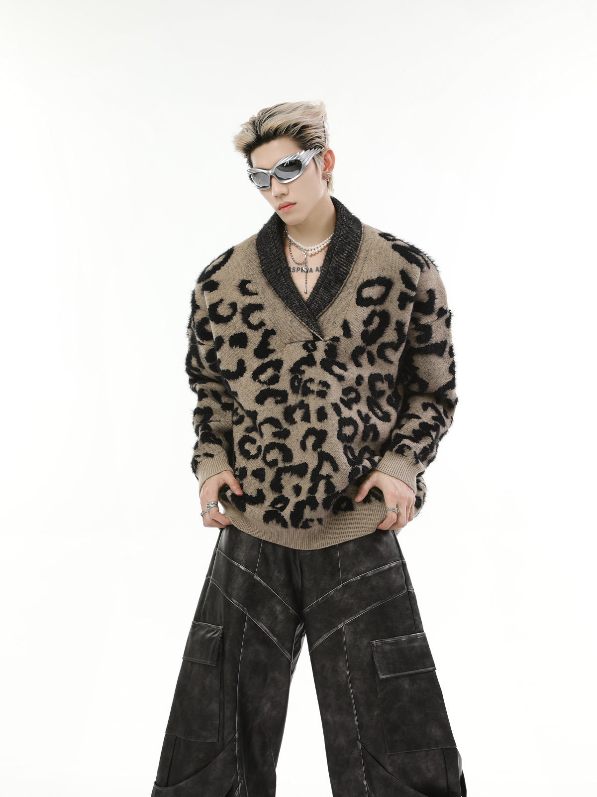 【24s Nov.】Contrast Leopard Print V-Neck Sweater