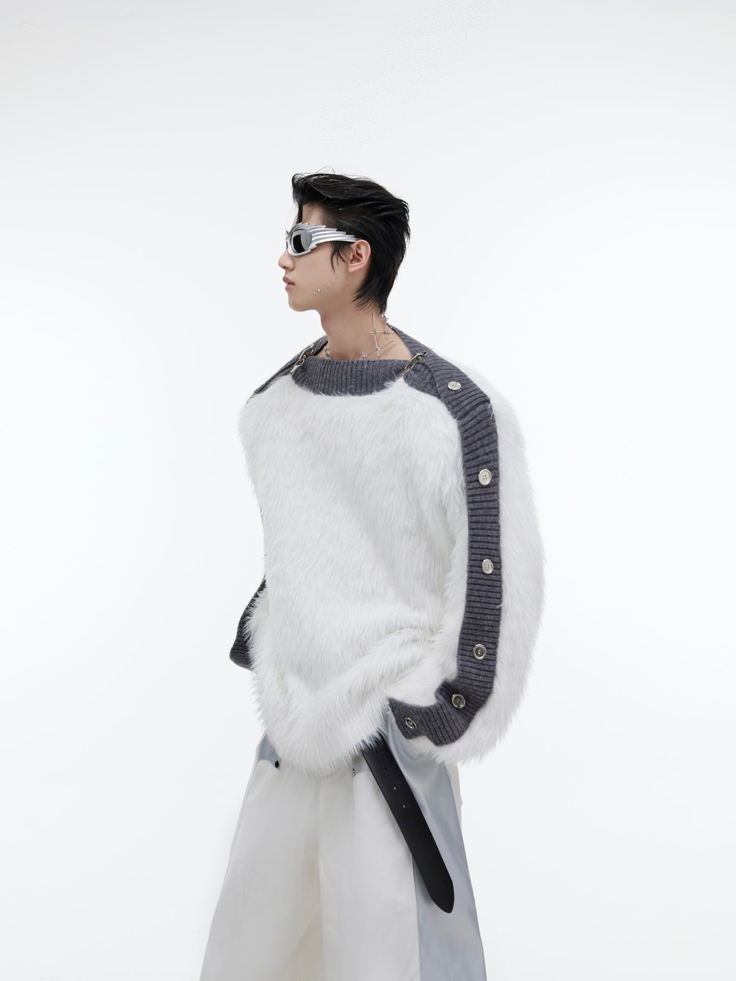 【23s October.】One-shoulder Knitted Sweater with Metal Buttons