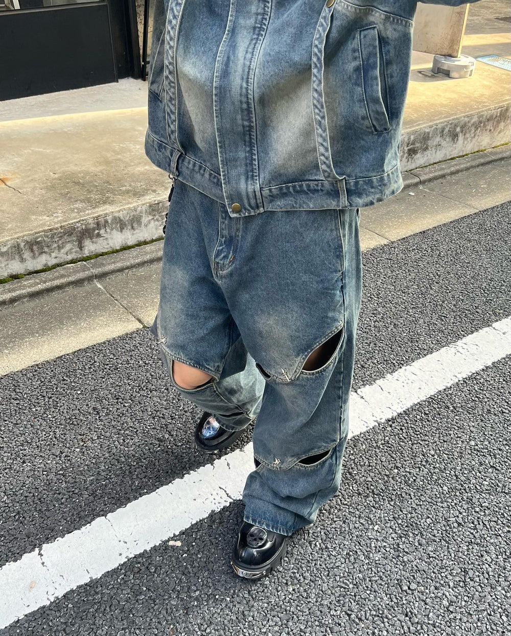 【23s May.】 Trendy Cutout Jeans ArtsKoreanMan
