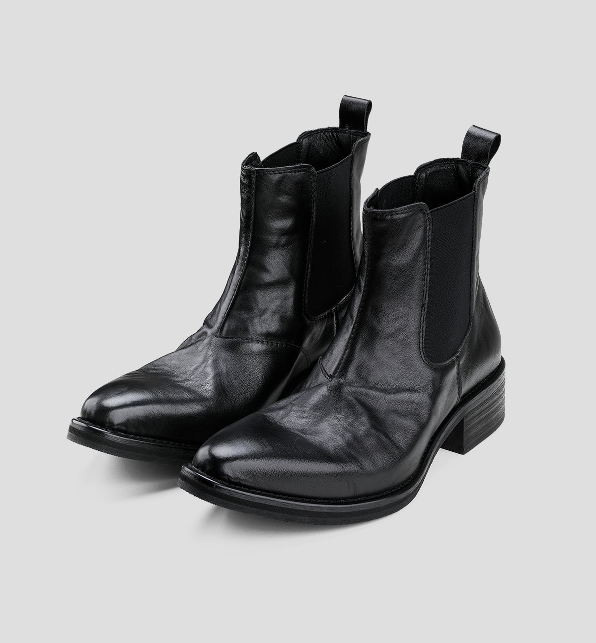 Pointed-toe Leather Platform Chelsea Boots