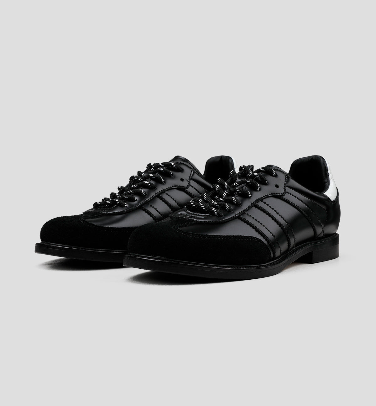 Simple Black And White Leather Dexter Shoes