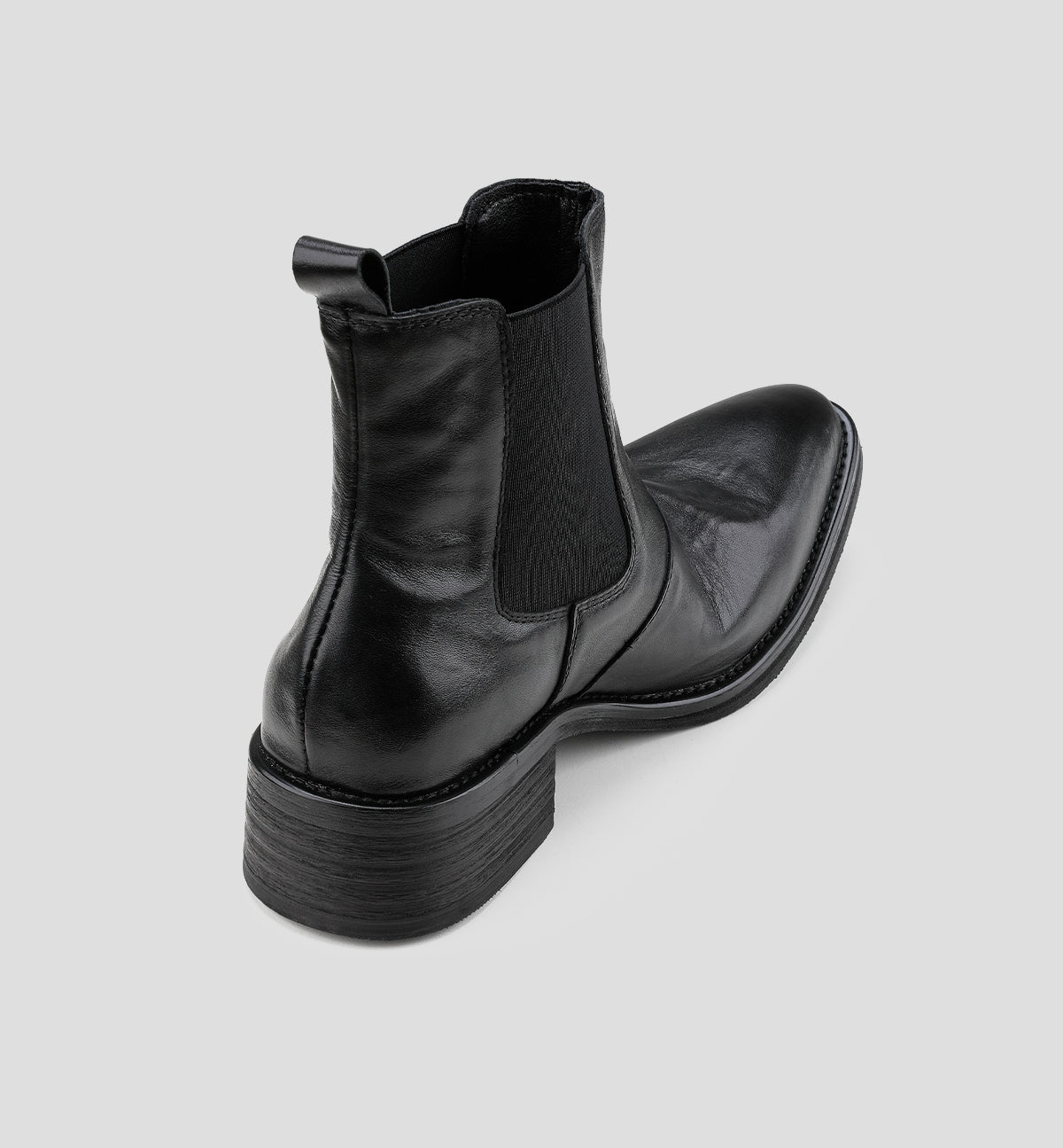 Pointed-toe Leather Platform Chelsea Boots