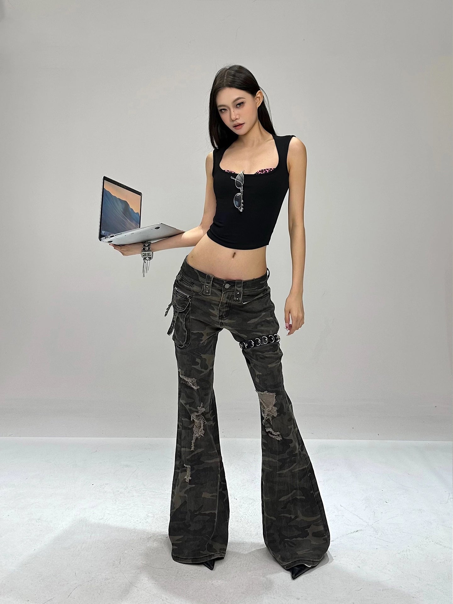 【25s Aug.】Heavy Duty Camouflage Distressed Low Waist Bootcut Jeans
