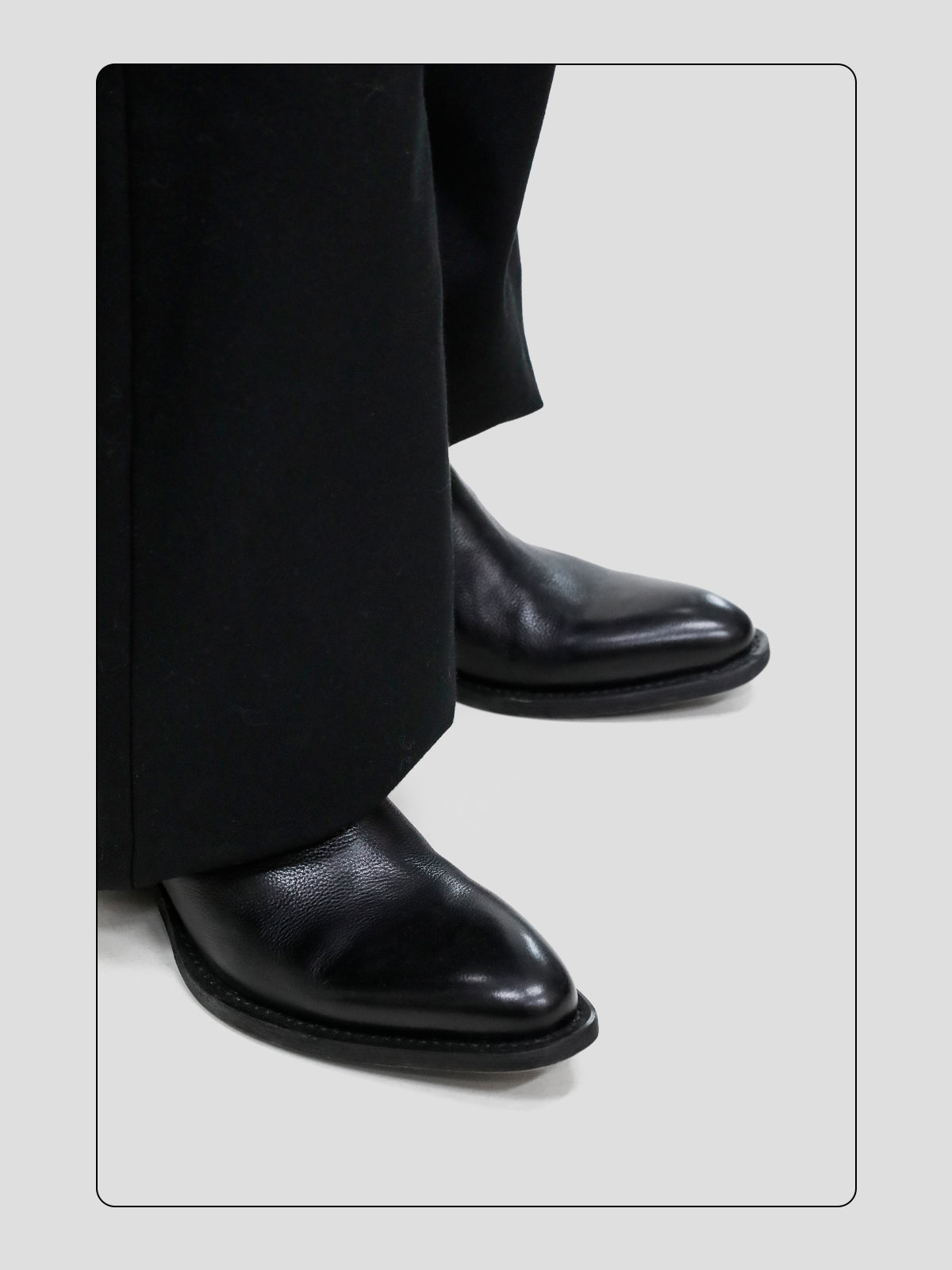 Pointed-toe Cowhide Upturned Toe Wizard Chelsea Boots