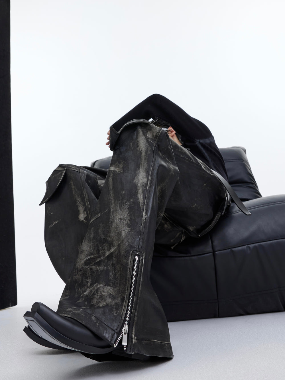 【23s November.】Distressed Faded Leather Trousers ArtsKoreanMan