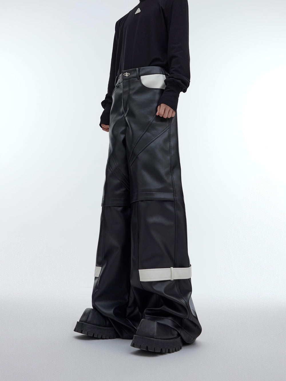 【23s November.】Deconstructed Geometric Lines Matte PU Leather Pants ArtsKoreanMan