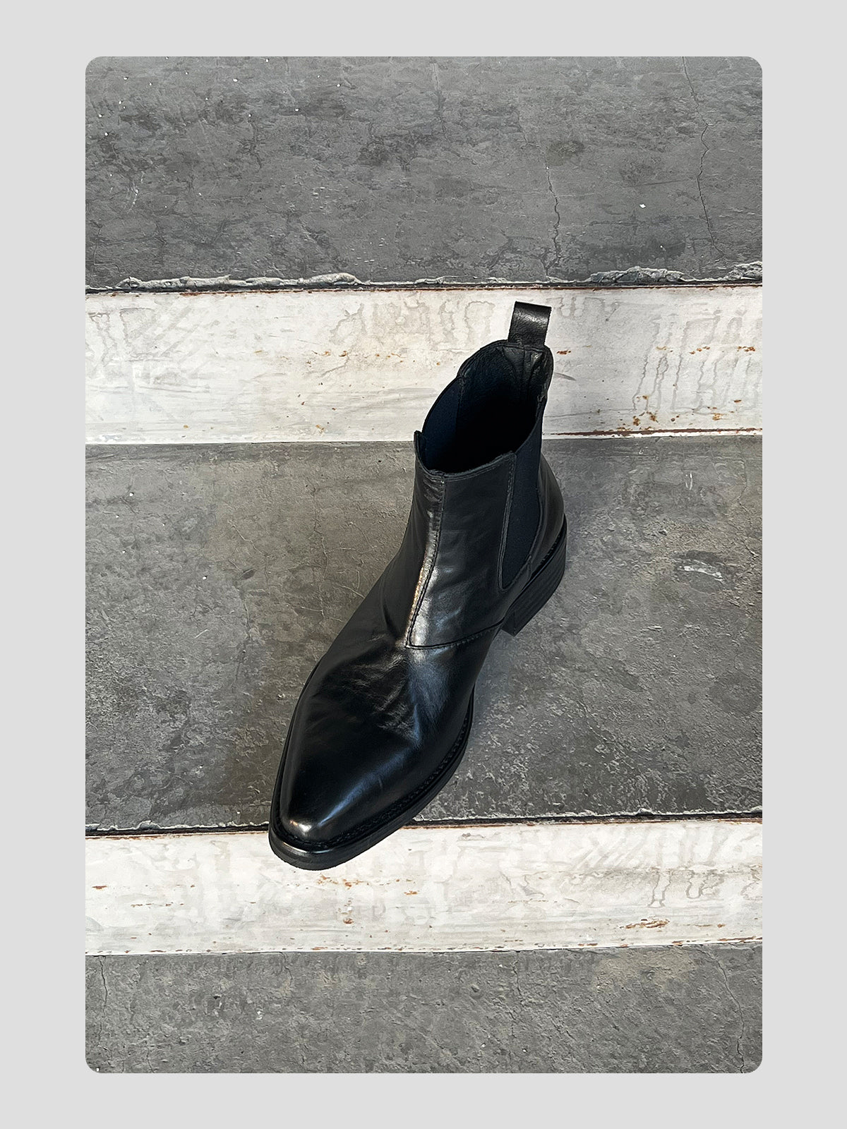 Pointed-toe Leather Platform Chelsea Boots