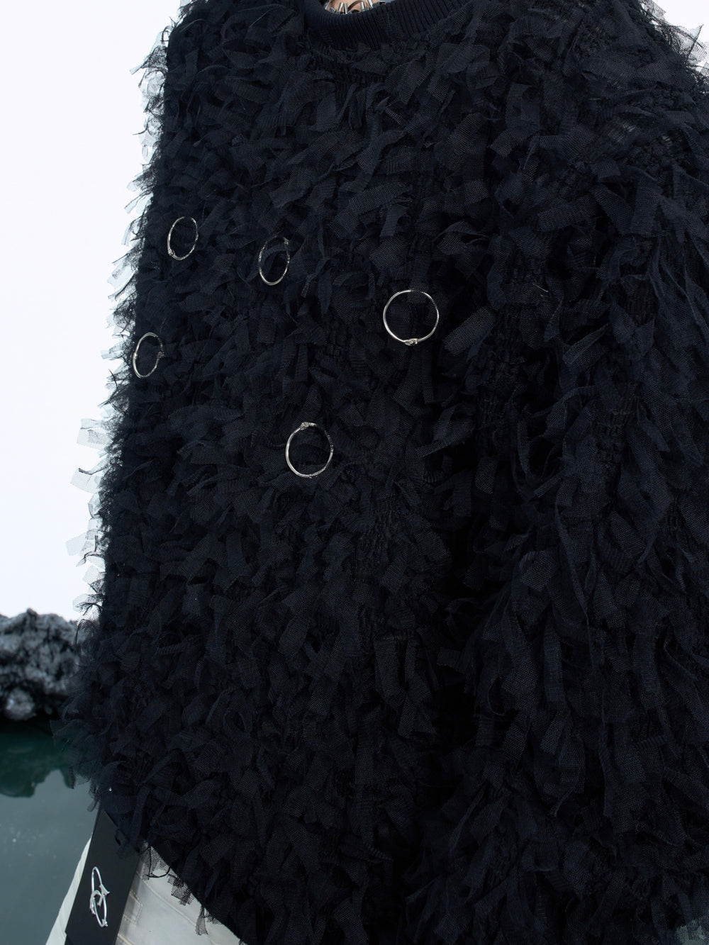 【24s Nov.】Metal Ring Petal Fragments Crew Neck Sweatshirt ArtsKoreanMan