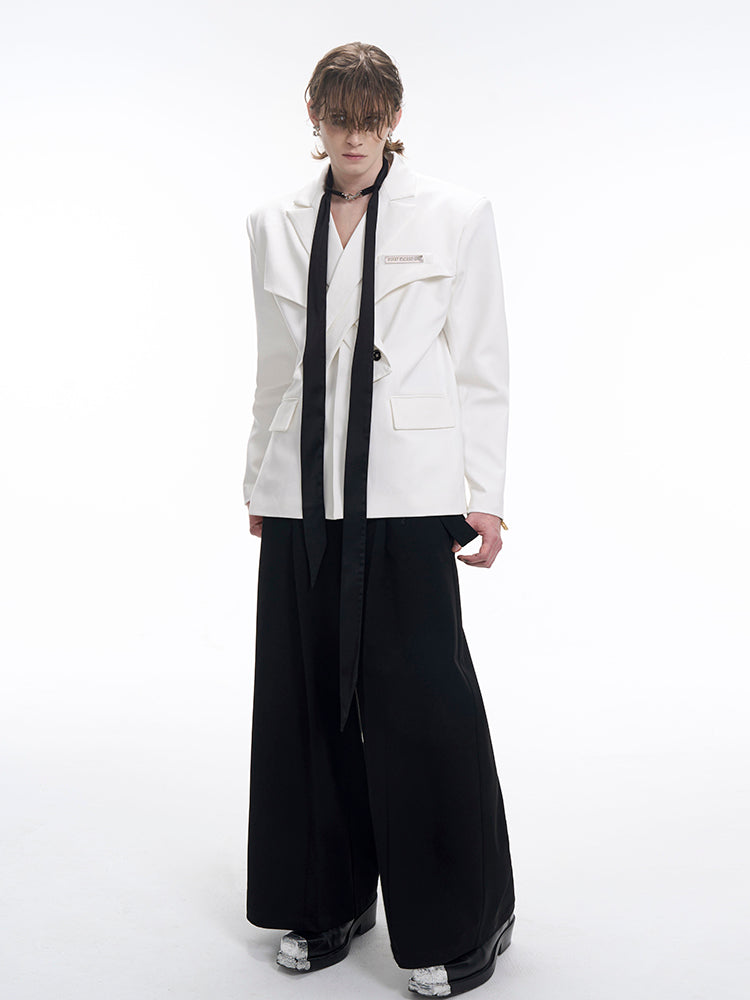 【25s Mar.】White Tailored Blazer with Metal Logo and Structured Shoulders