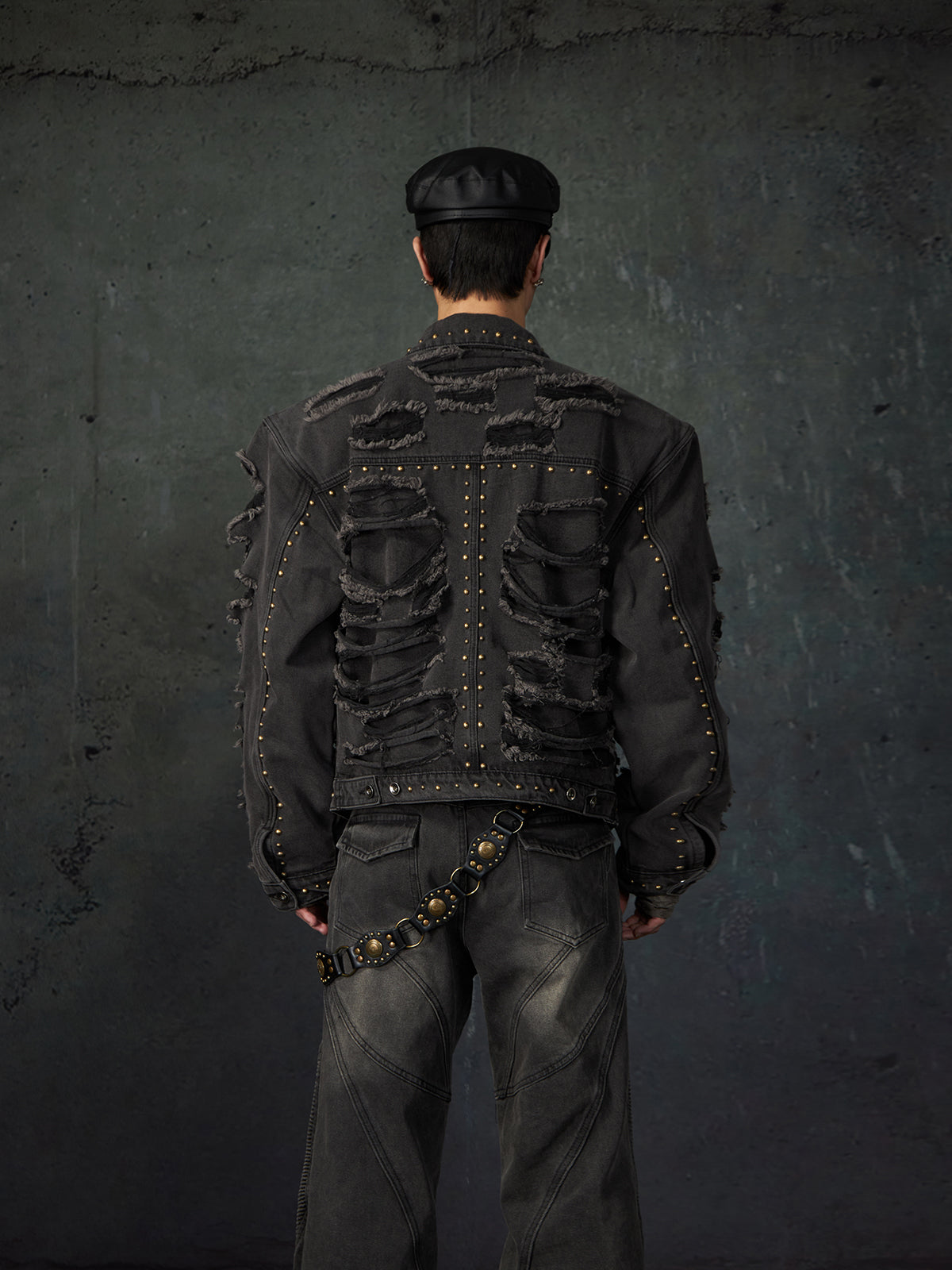 【25s Mar.】Destroyed Studded Shoulder Pad Denim Jacket