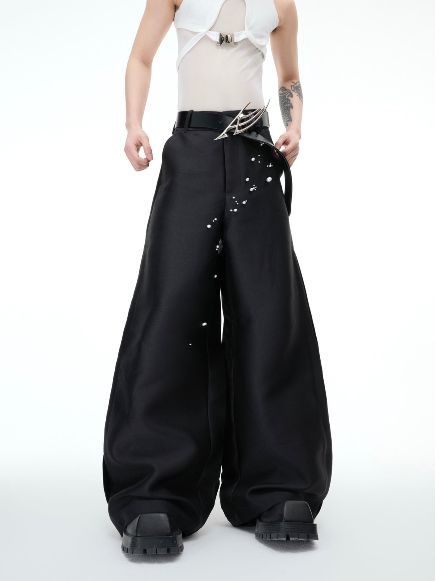 【25s Feb.】Pearl Embellished Waxed Casual Pants