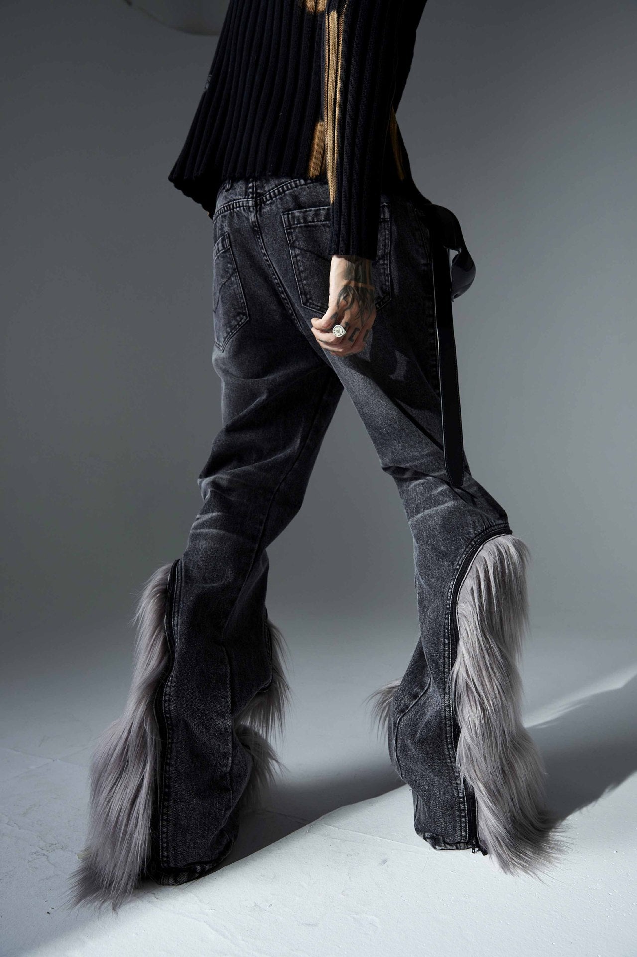 【24s January.】High Street Washed Distressed Furry Jeans