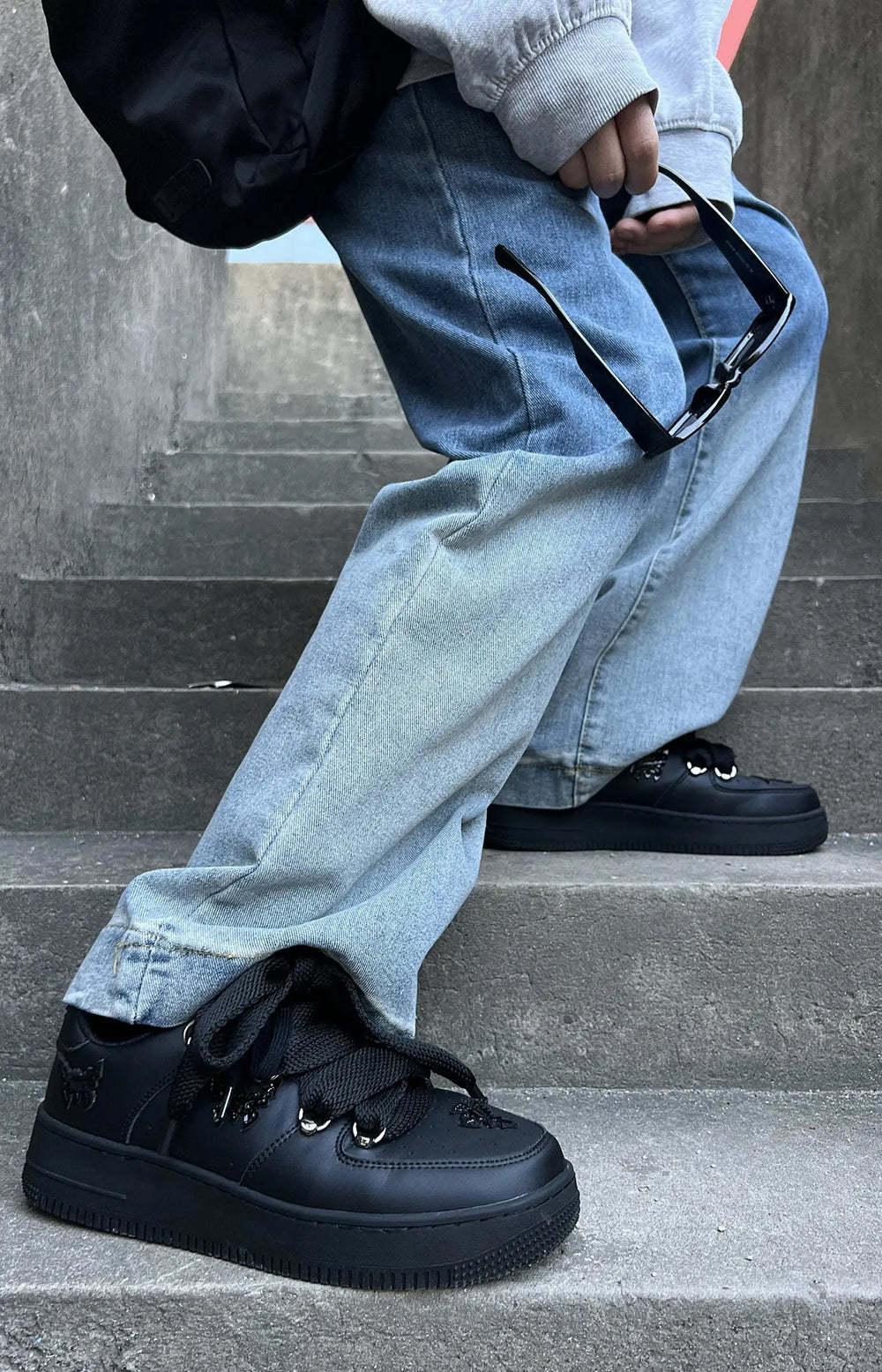 Butterfly Decorated Sneakers ArtsKoreanMan